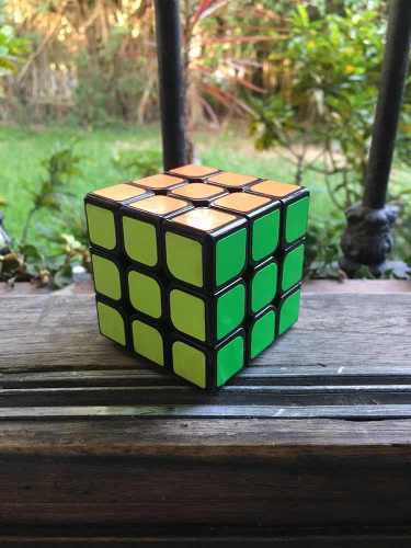 Cubo Rubik Moyu