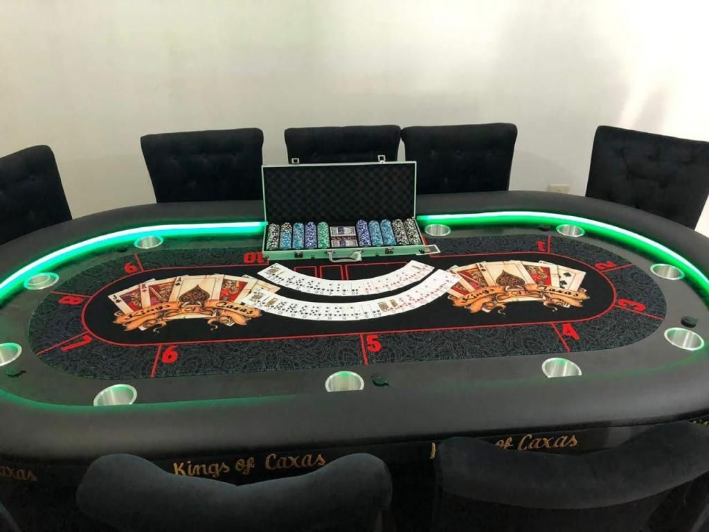 Mesa de Poker LED y Cargadores