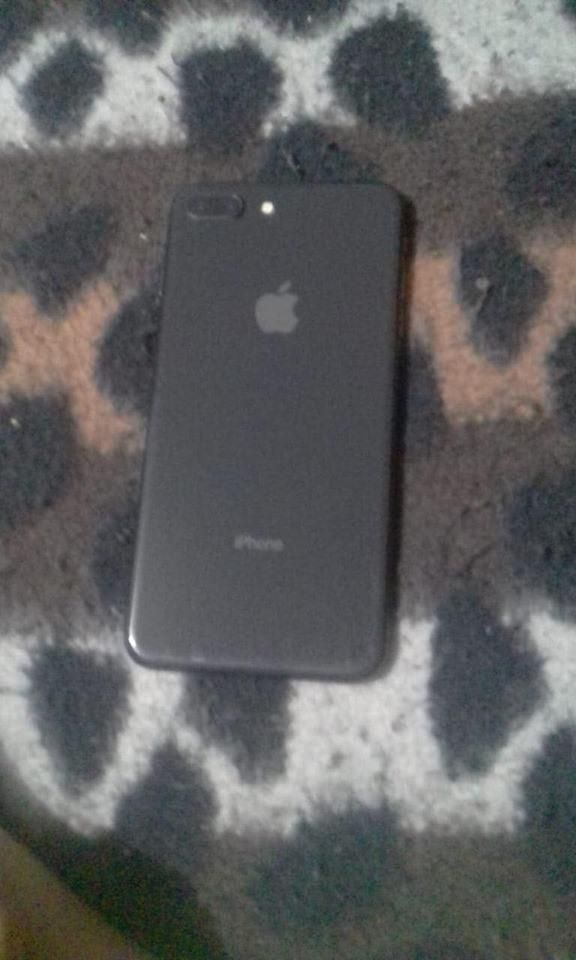 iPhone 8 Pluss 64 GB