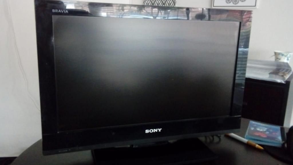 LCD DIGITAL COLOR TV SONY
