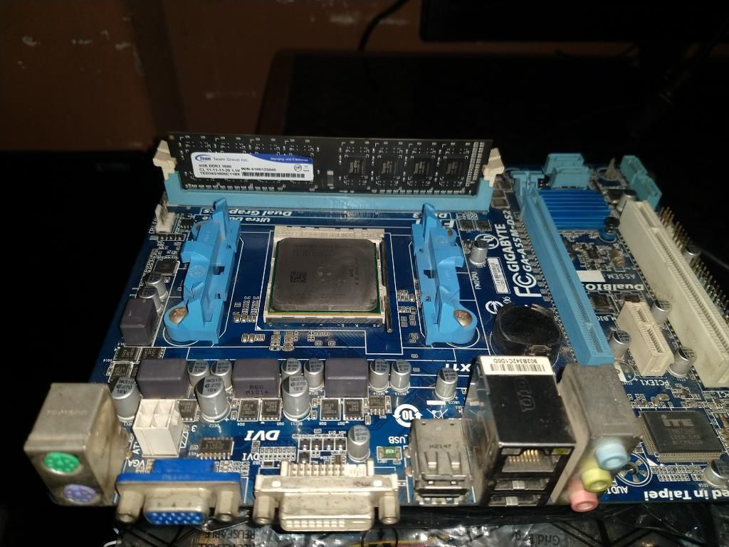 Placa Madre Gigabyte