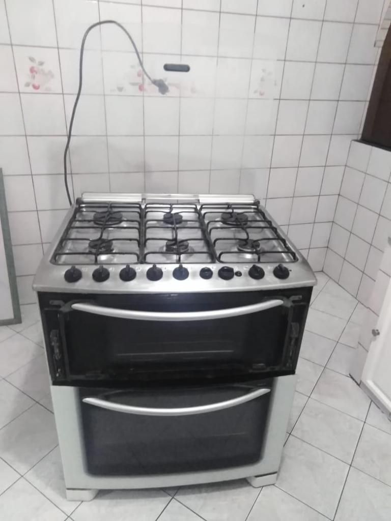 Cocina ElectroLux 6 hornillas