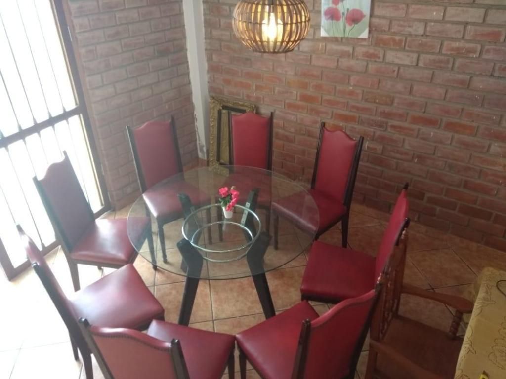 Comedor de segunda: Mesa con 8 sillas