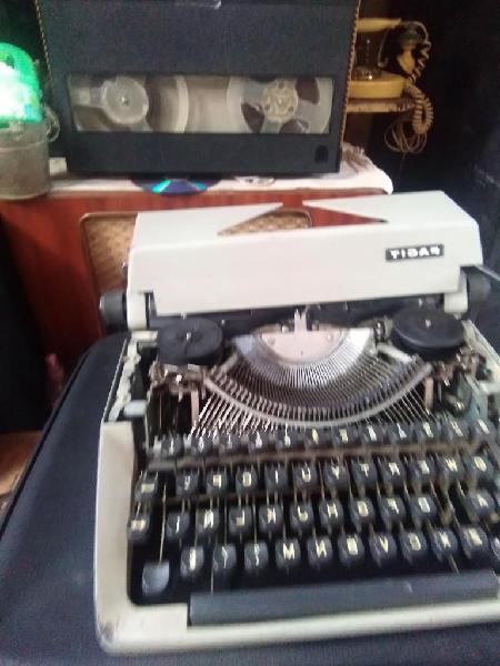 Antigua Máquina de Escribir Facit