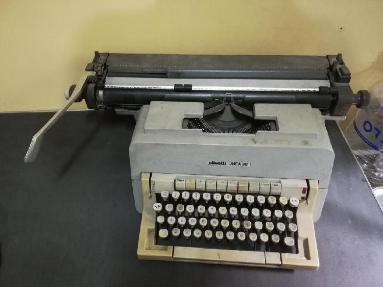 Maquina de Escribir Olivetti Línea