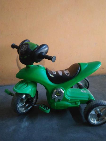 Moto Triciclo Verde Musical