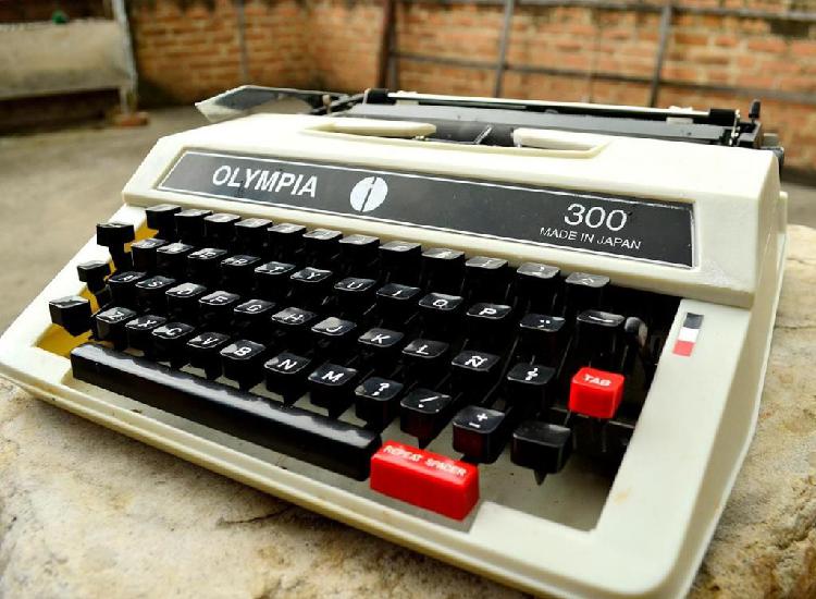 Vendo 2 maquinas de escribir en perfecto estado