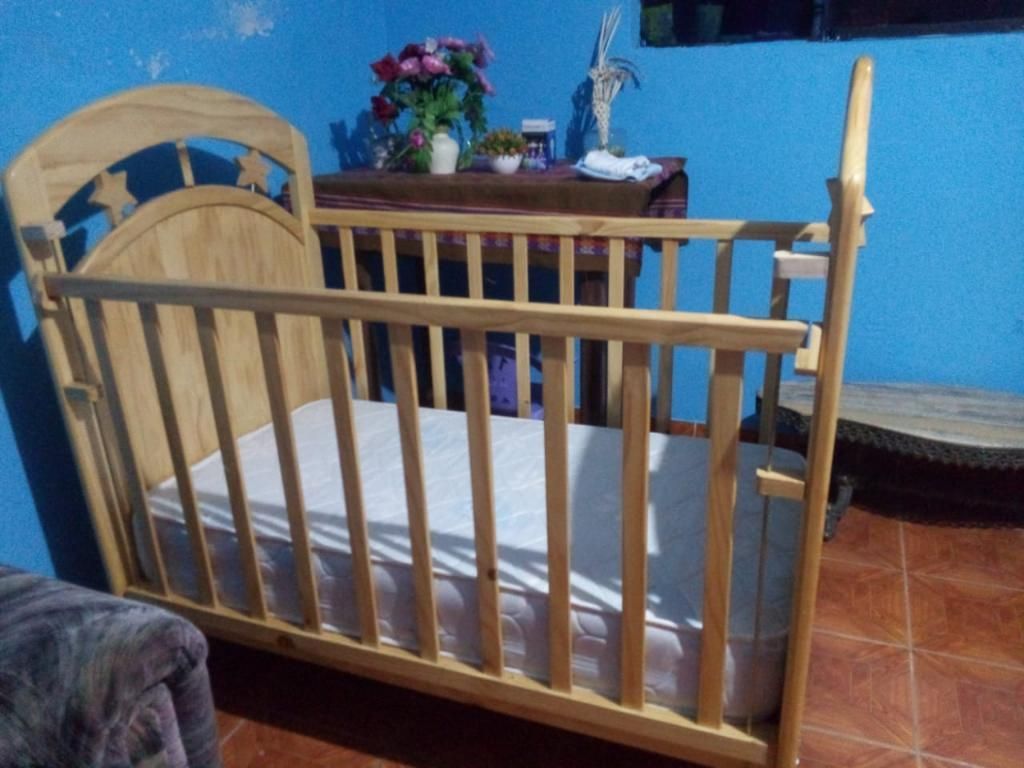 Vendo Cuna Casi Nueva Madera Pino