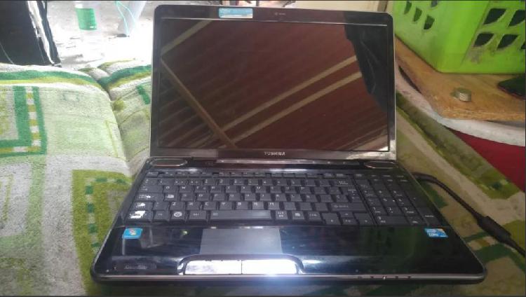 Laptop Toshiba Satellite A505 CORE I7 con win