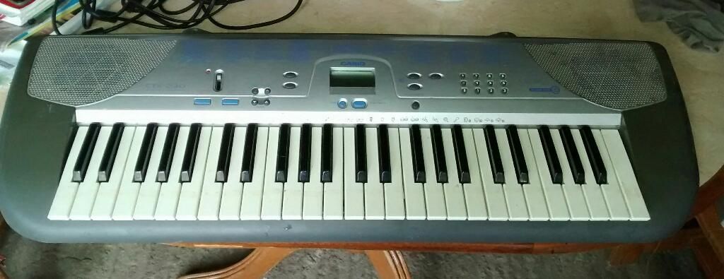 Teclado Casio. 4 Octavas