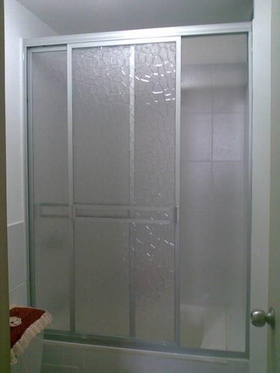 puerta de ducha en acrilico 