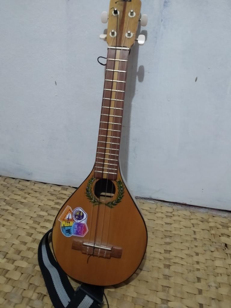 Se Vende Ukelele