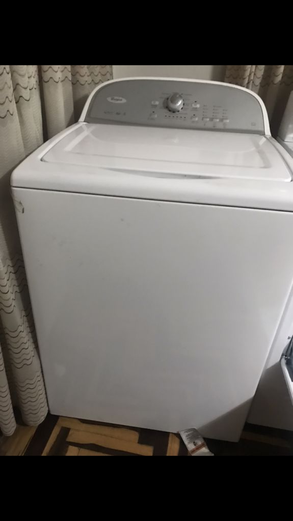 Por mudanza se vende lavadora Whirpool americana ideal para