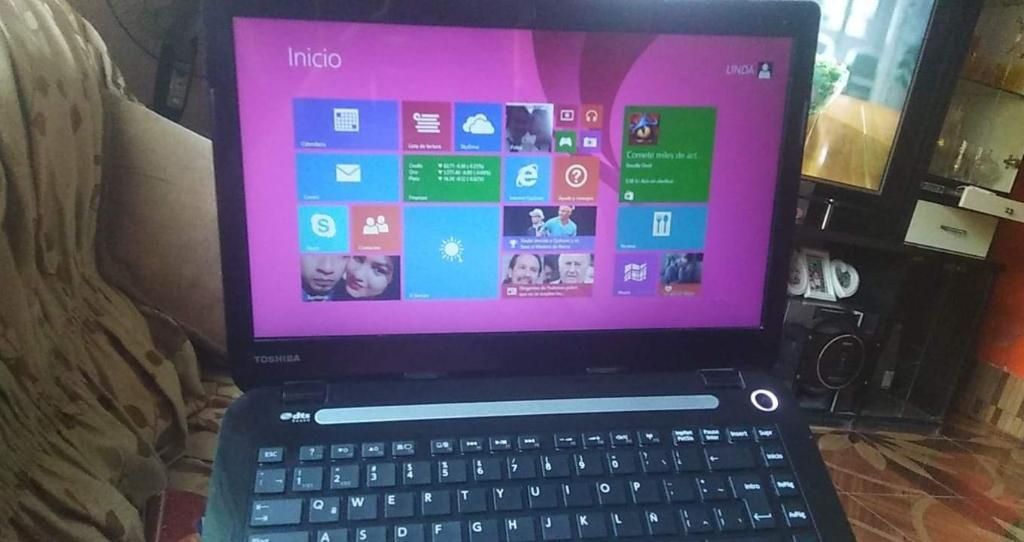 Vendo Laptop por Motivo de Viaje