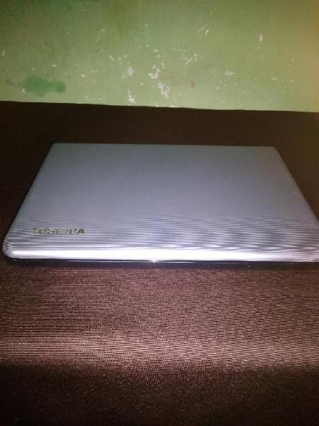 Laptop Core I3 Toshiba