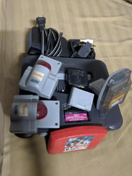 Nintendo 64 sin Controles con Accesorios
