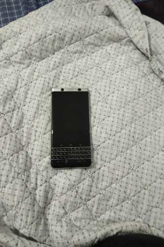 Blackberry Keyone 32gb Con Accesorios Originales