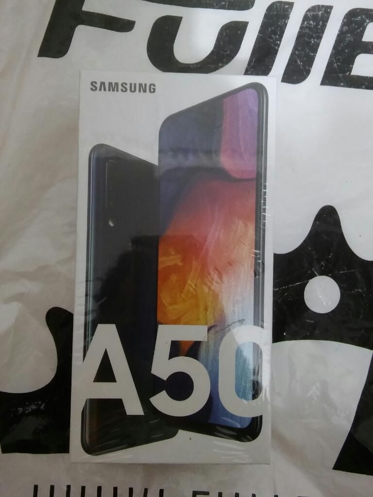 Samsung A50 - Negro