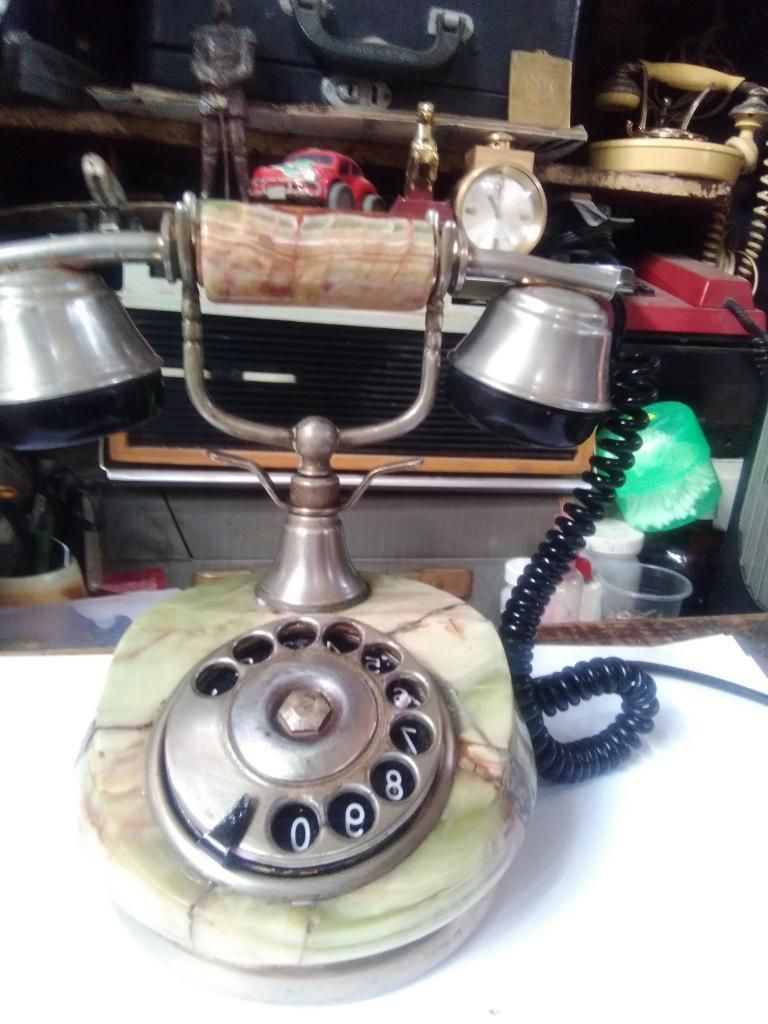Antiguo Teléfono de Mármol