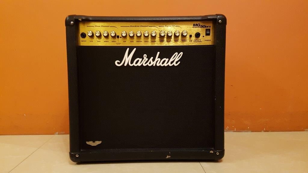 Combo de guitarra Marshall MG50DFX