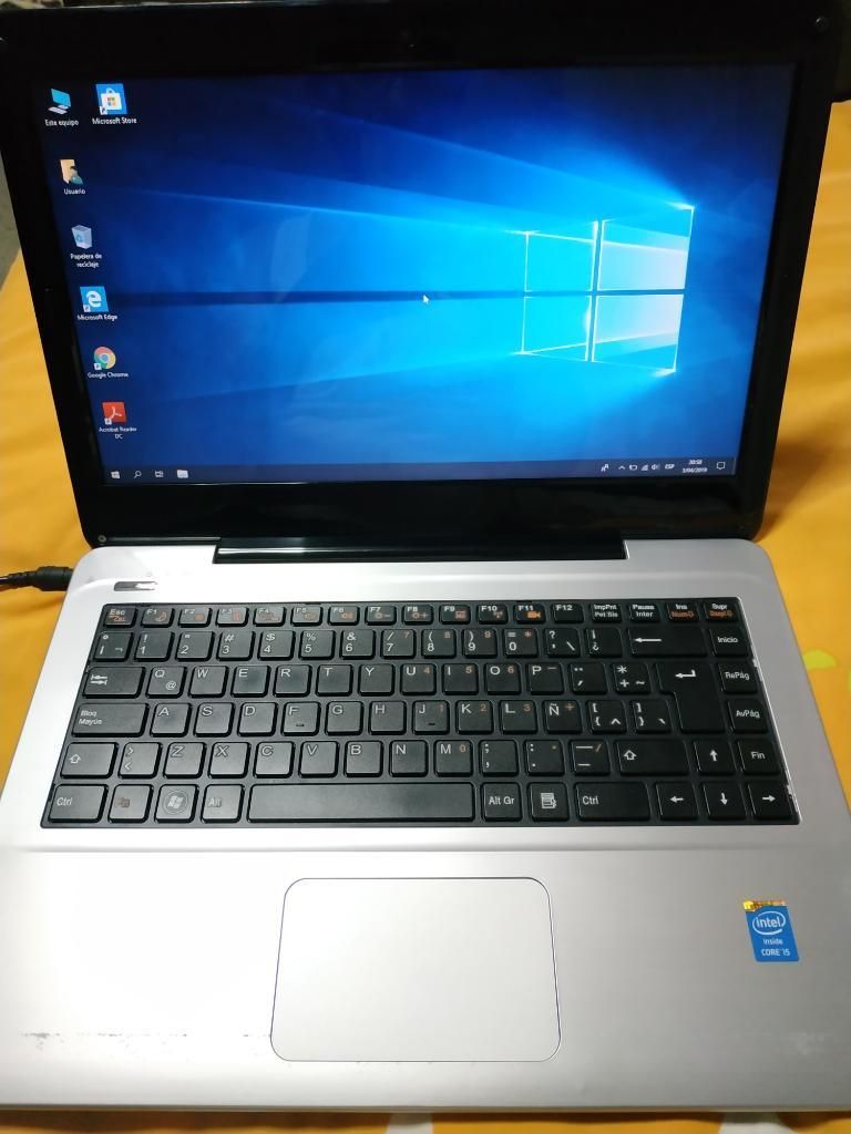 Laptop Mecer Ut40ii1 / Core Iu / 4gb Ram / 500gb Hd