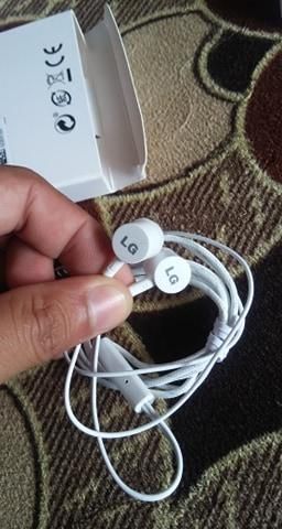 Auriculares LG tipo Beat