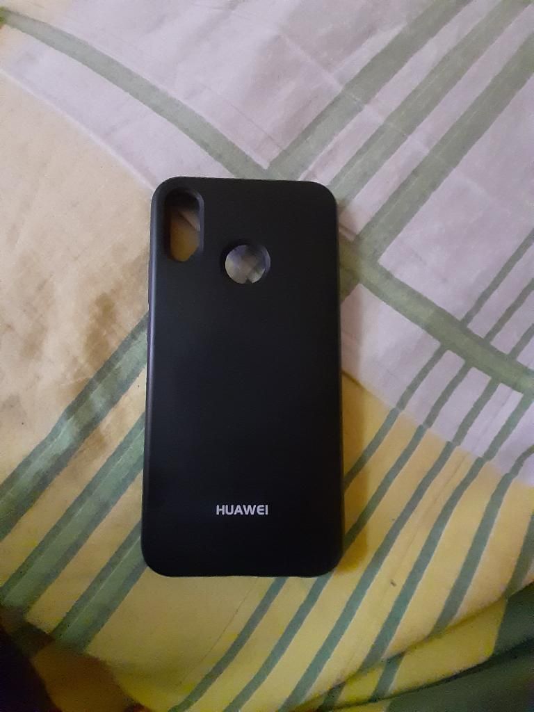 Vendo Case Del P20 Lite Y Cargador