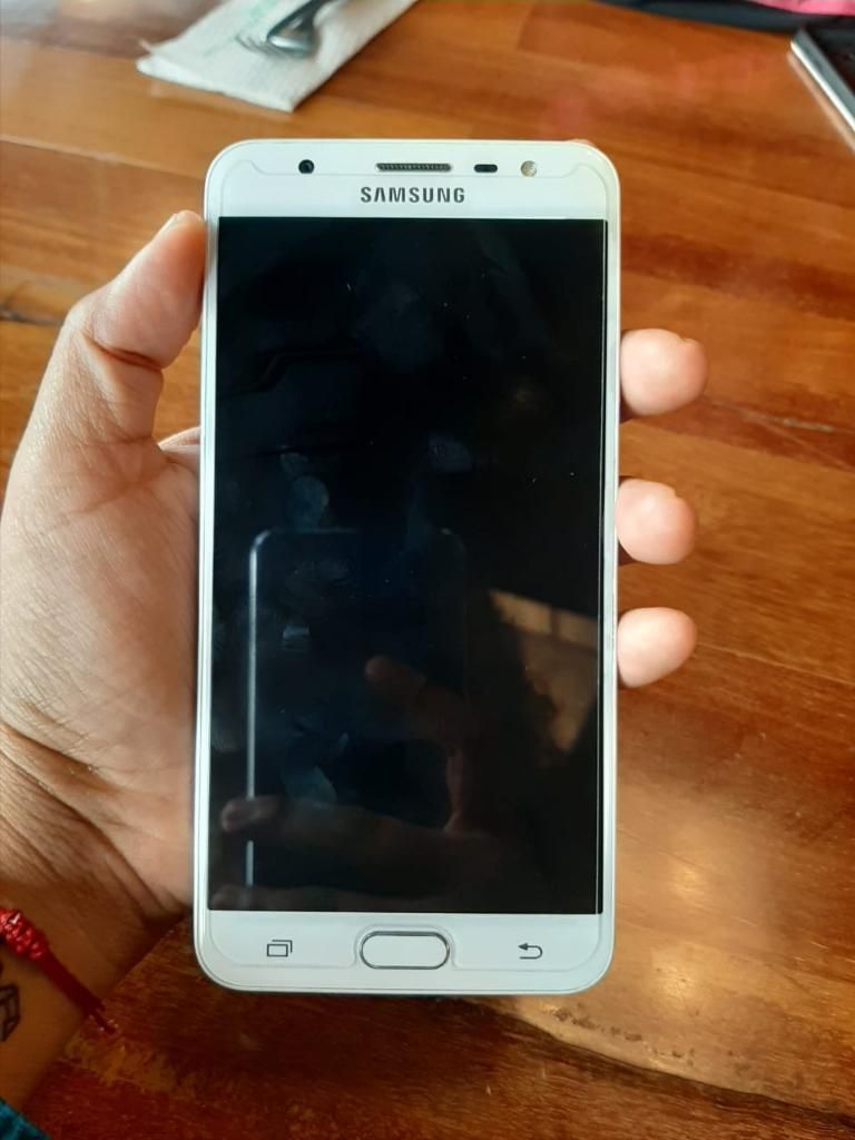 Vendo Celular Samsung Galaxy J7 Prime