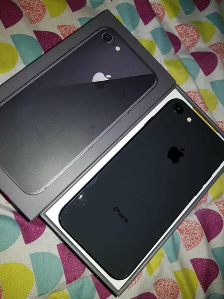 iPhone 8 64gb a  Soles