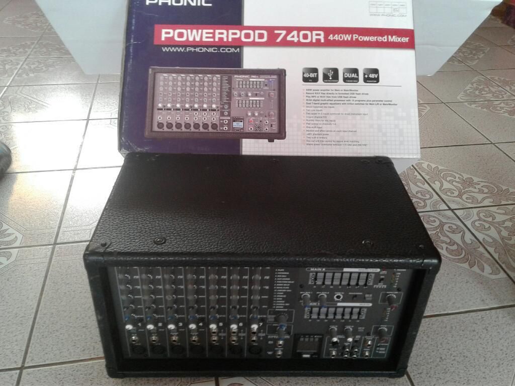 Consola Phonic 740 R 440 Watts Seminuevo