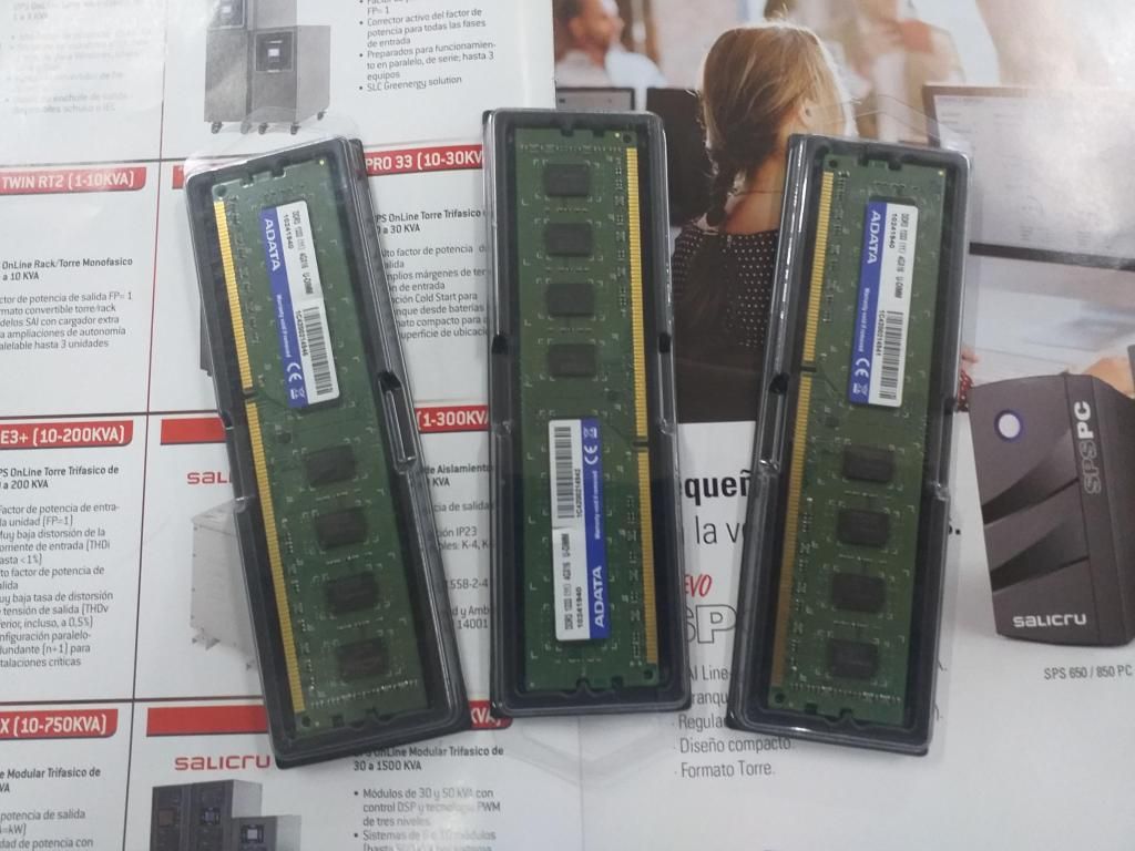 Memorias RAM de 4gb DDR3 bus de  MHz Nuevas