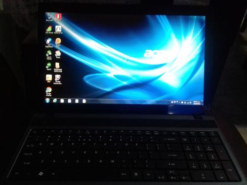 Vendo Laptop Acer 15.6 Adm 4 Gb Memoria Ram 350 Gb D. Duro