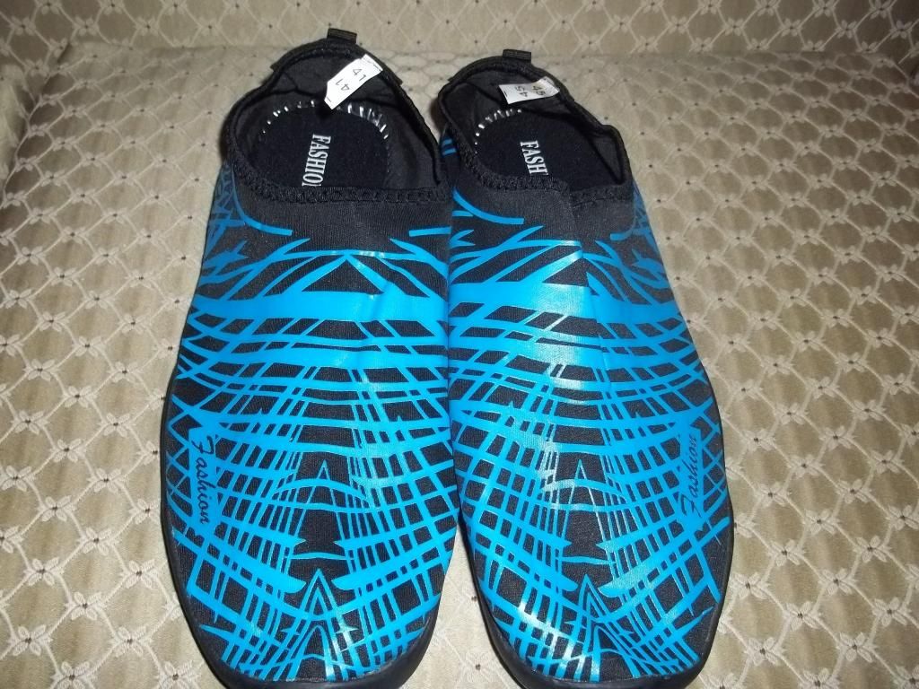 Zapatillas Unisex color negro con azul talla  ideal