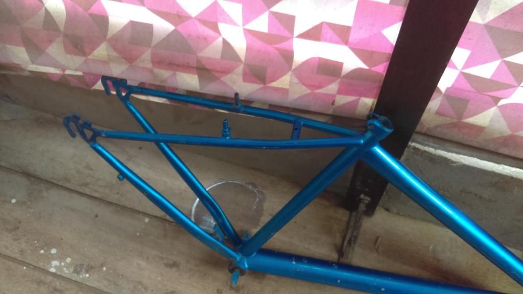 remato marco de bicicleta y orquilla de acero