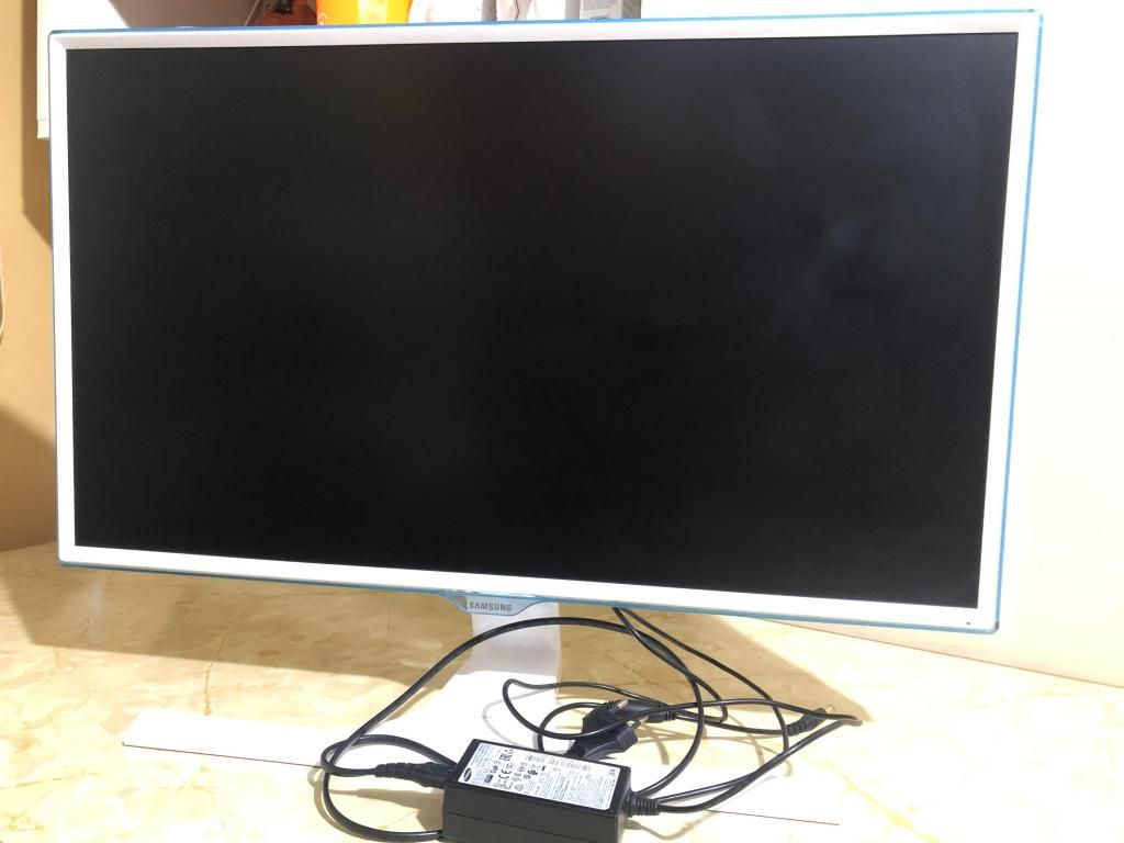 monitor samsung led 28 pulg. ips. ojo con detalle. remato.