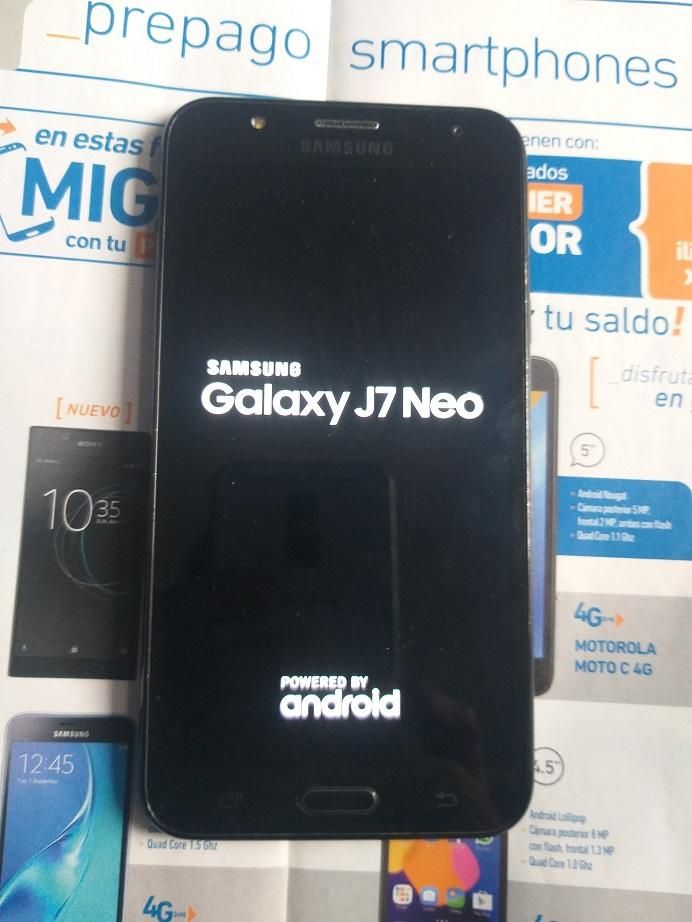 Samsung Galaxy J7neo detalle glass, libre todo operador