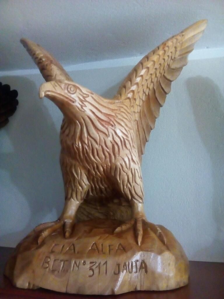 Aguila Tallado de Madera