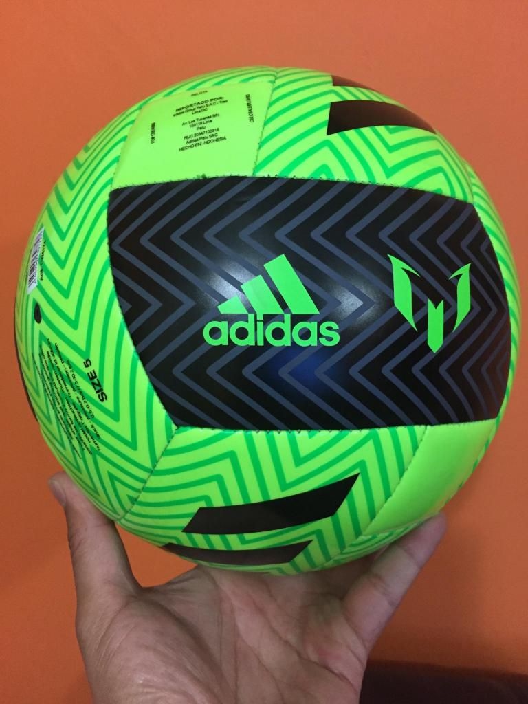 Balones Adidas Messi para grass natural o sintetico nro 5
