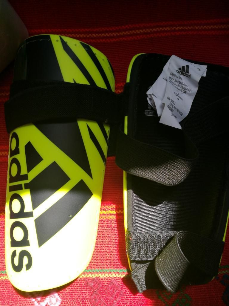 Canilleras Adidas Originales