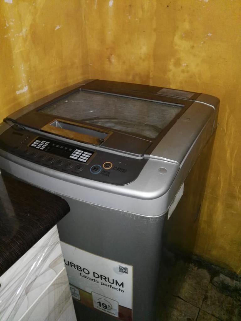 Vendo Lavadora Lg de 10k