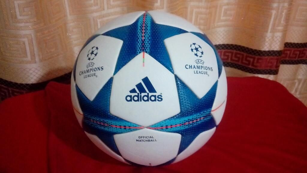 Balon de La Uefa Champions League Origin