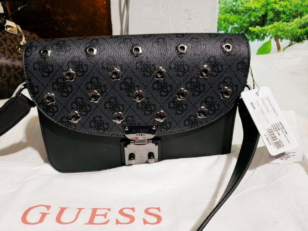 Morral Guess