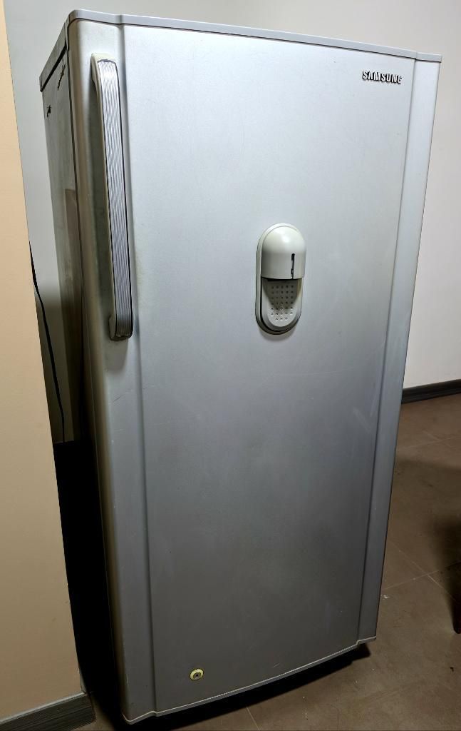 Refrigeradora Samsung Pequeña