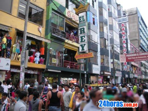 VENDO LOCAL COMERCIAL EN GAMARRA