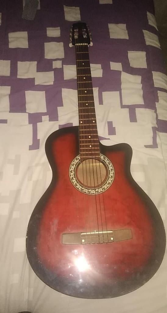 GUITARRA BARATA