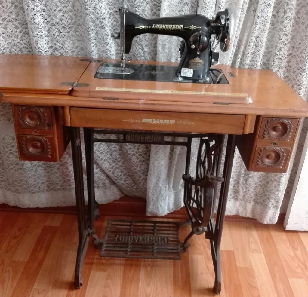 Maquina de Coser Antigua