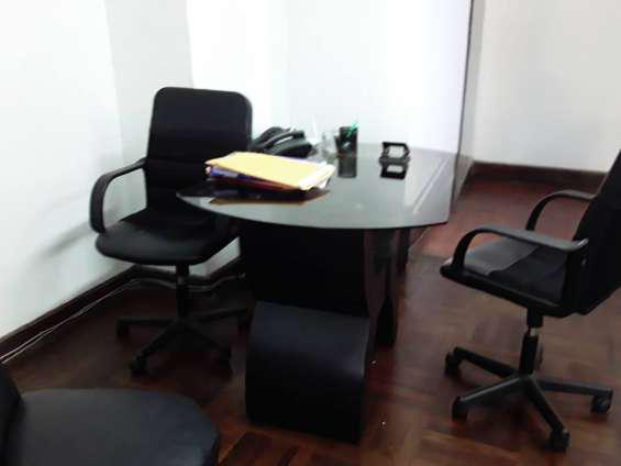 Se comparte oficina en el centro de lima en Lima
