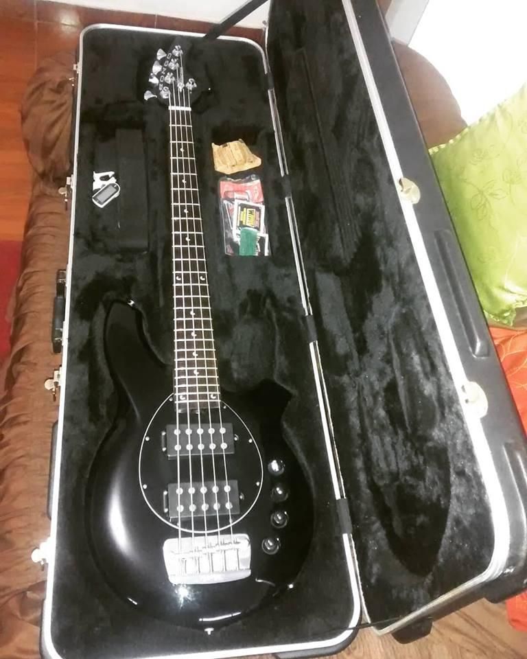 Bajo Electrico Musicman Bongo 5HH