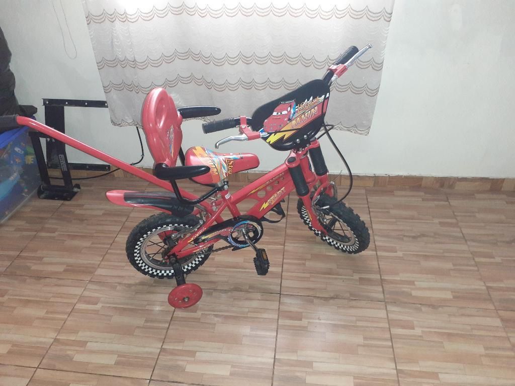 Remato Bicicleta Cars de Niño Seminuevo