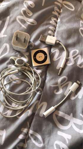 Apple iPod Shuffle 5th Gen 2gb Silver /audífonos Y